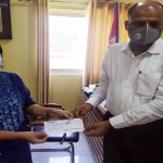 नेपाल बैंक लिमिटेडद्वारा वीरगंज महानगरलाई पिसिआर मेसिन खरिदकालागि रु. १ लाख सहयोग