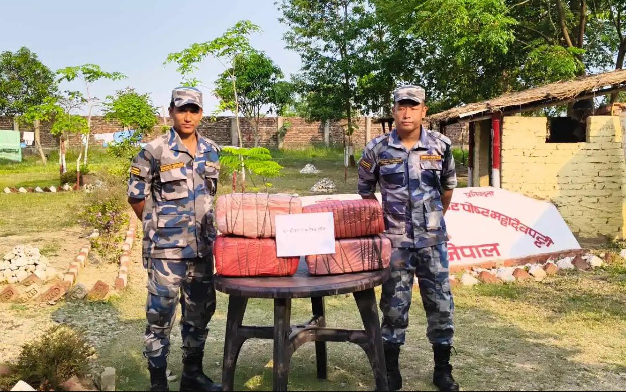 पर्साको जिराभवानीबाट ४३ किलो अवैध गाँजा बरामद